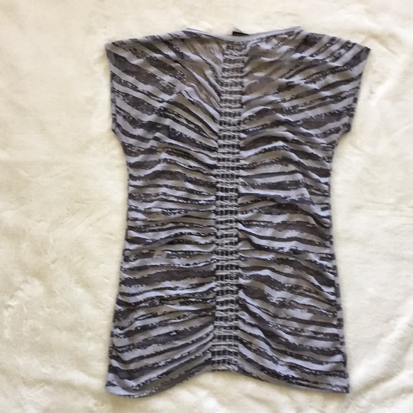 Daytrip graphic sheer top - Picture 2 of 3